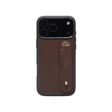 Görseli Galeri görüntüleyiciye yükleyin, UMBI GLAM. Kişiselleştirilebilir Deri iPhone Kılıfı - Brown/Gold