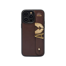 Görseli Galeri görüntüleyiciye yükleyin, UMBI GLAM. Kişiselleştirilebilir Deri iPhone Kılıfı - Brown/Gold